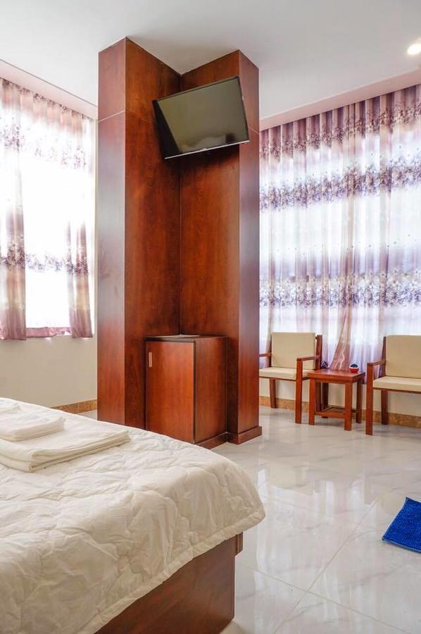 Hotel Tan Phu Lagi Bagian luar foto