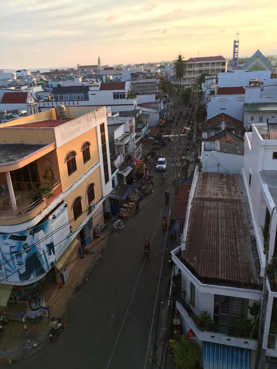 Hotel Tan Phu Lagi Bagian luar foto
